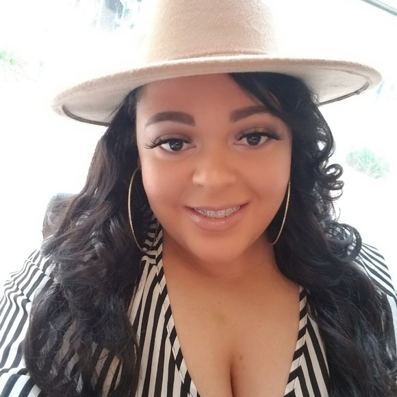 nikki_2v